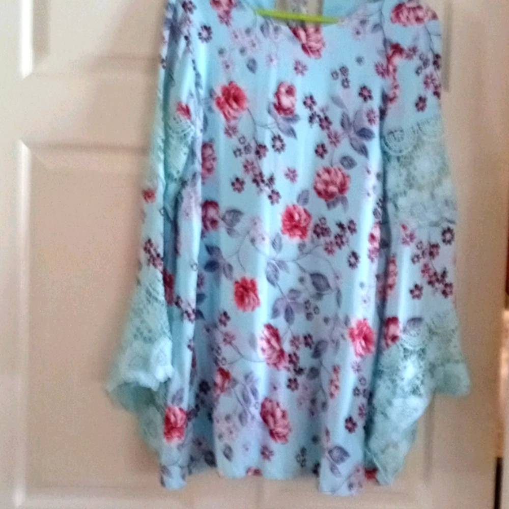 Floral top